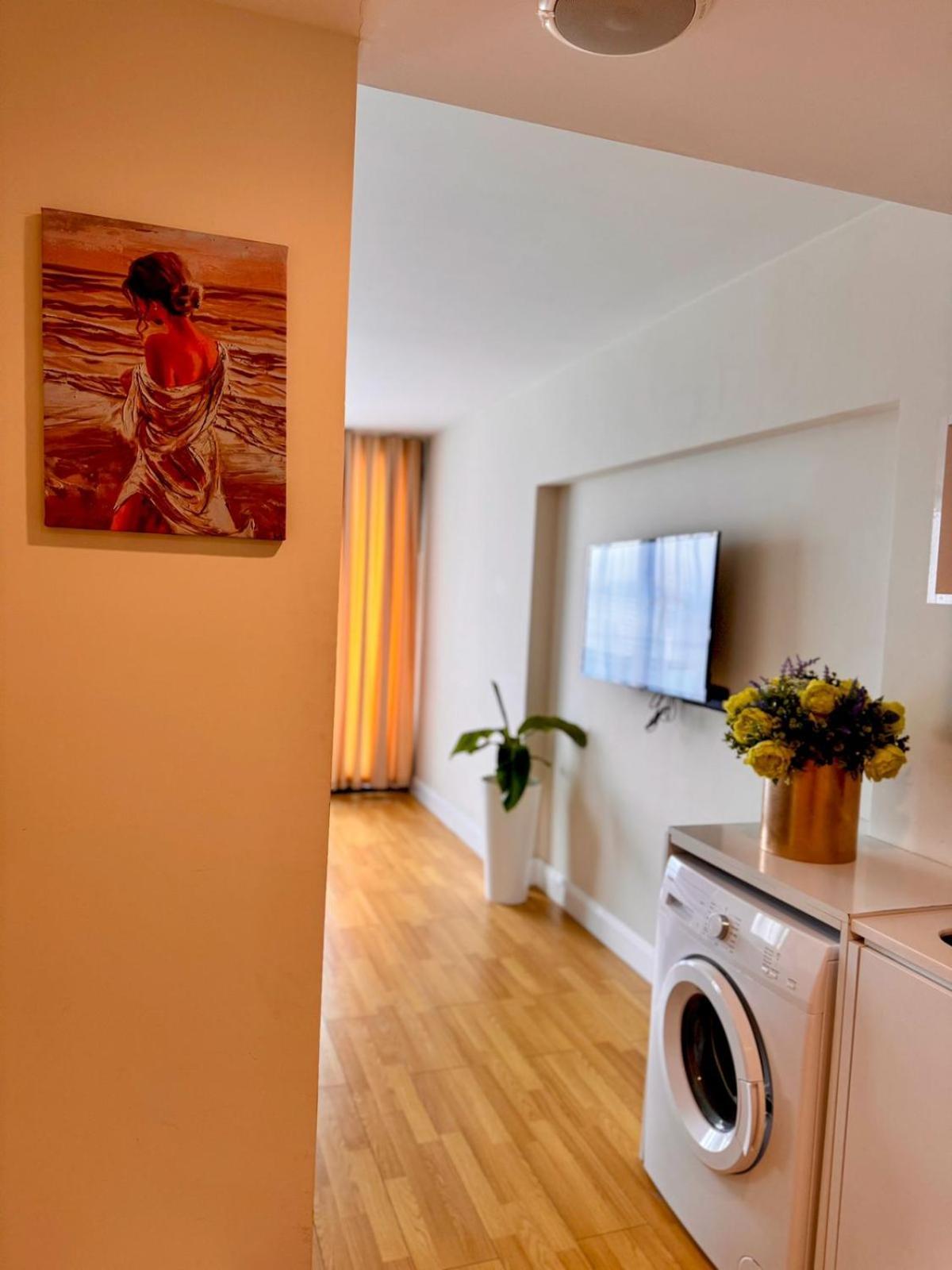King Devid & Orbi City Apartment *