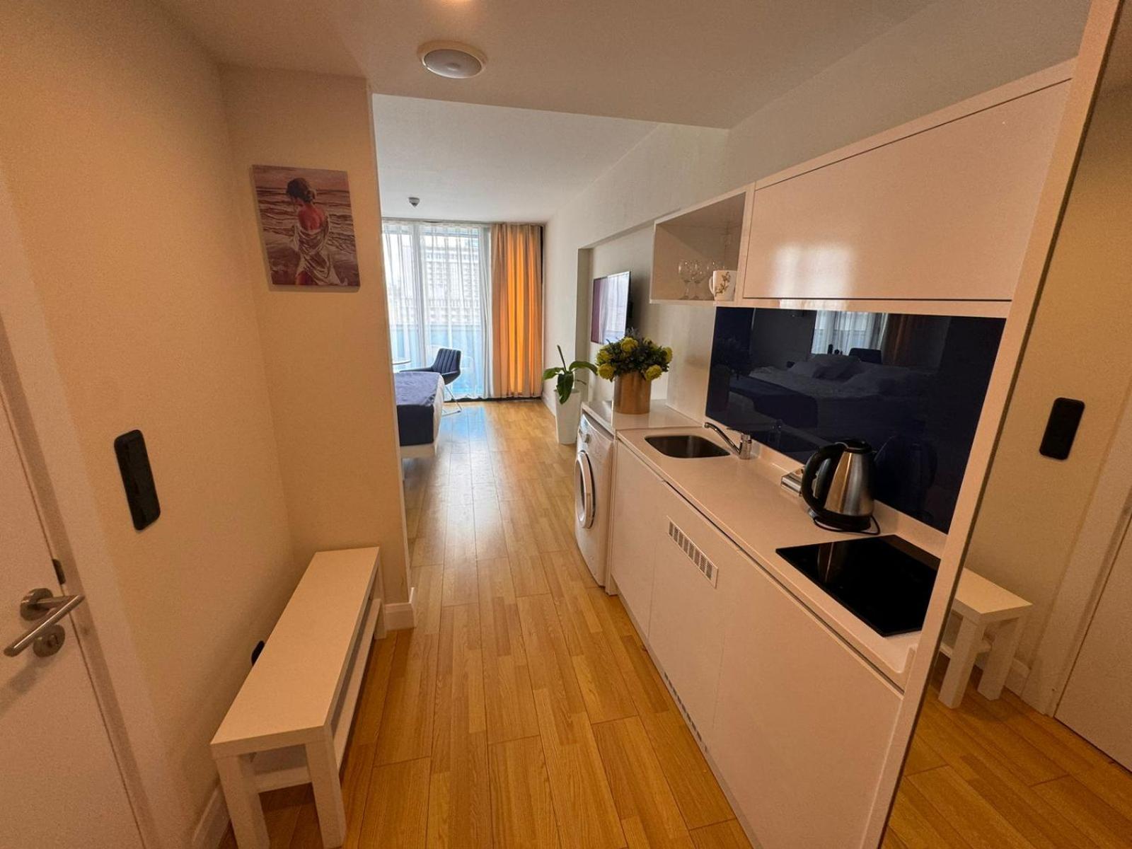 King Devid & Orbi City Apartment *