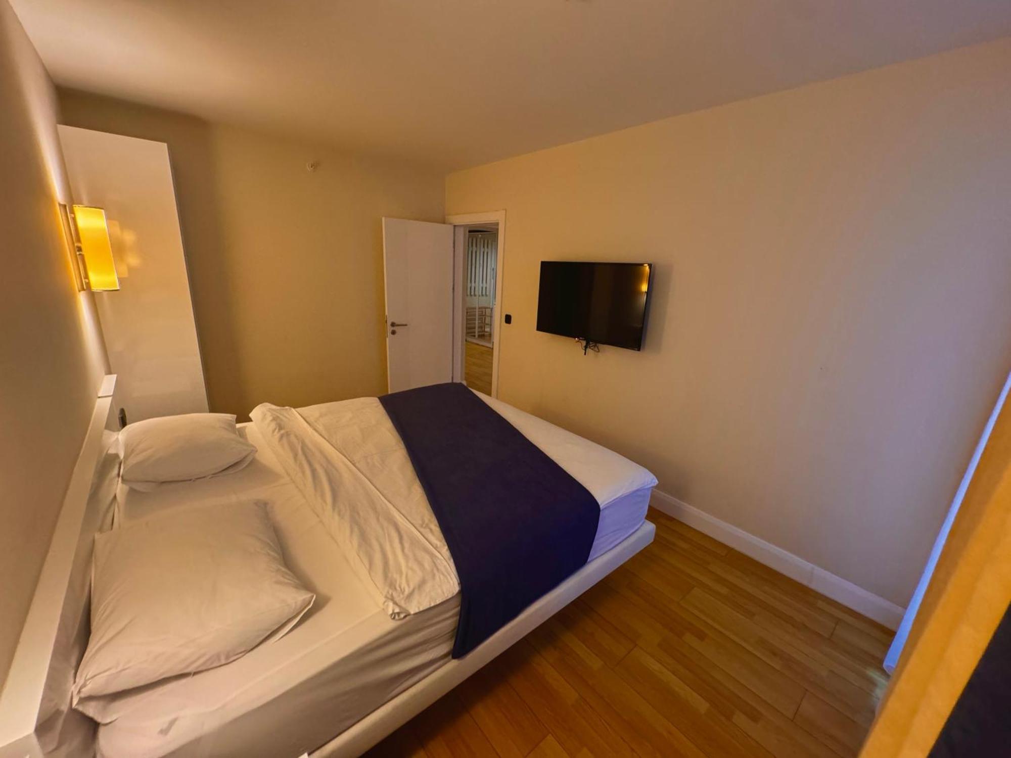 King Devid & Orbi City Apartment *